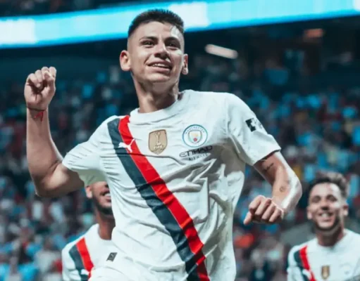 Se confirma la lesión de Echeverri, ¿adiós al Mundial de Clubes? Claudio Echeverri Manchester City
