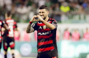 De Arrascaeta celebra un gol con Flamengo