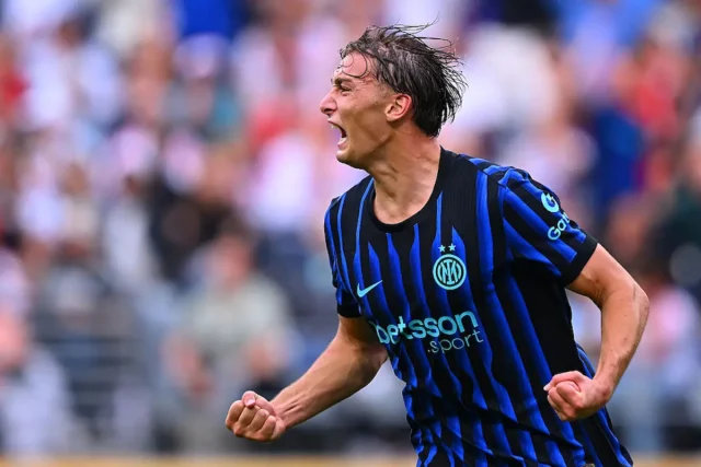 Pio Esposito celebra un gol con el Inter en el Mundial de Clubes FIFA 2025