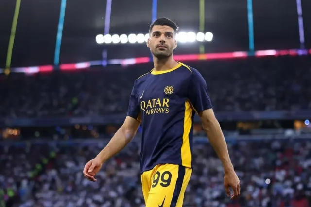 Mehdi Taremi, en un encuentro con el Inter de Milán