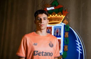 Gabri Veiga posa con los colores del FC Oporto